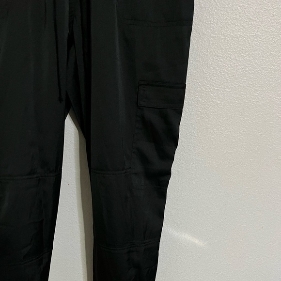 Hollister Satin Cargo Jogger Pants - Picture 4 of 6